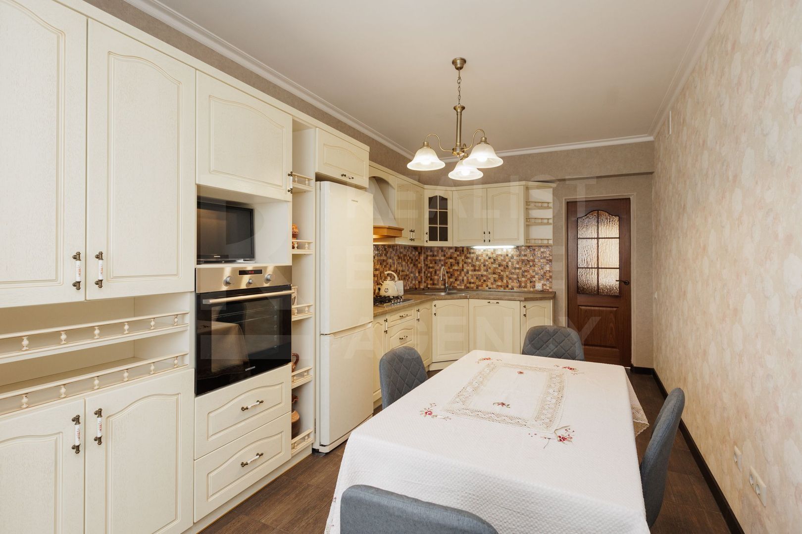 Chirie, apartament, 3 camere, strada Nicolae Anestiade, Centru - Poză 1