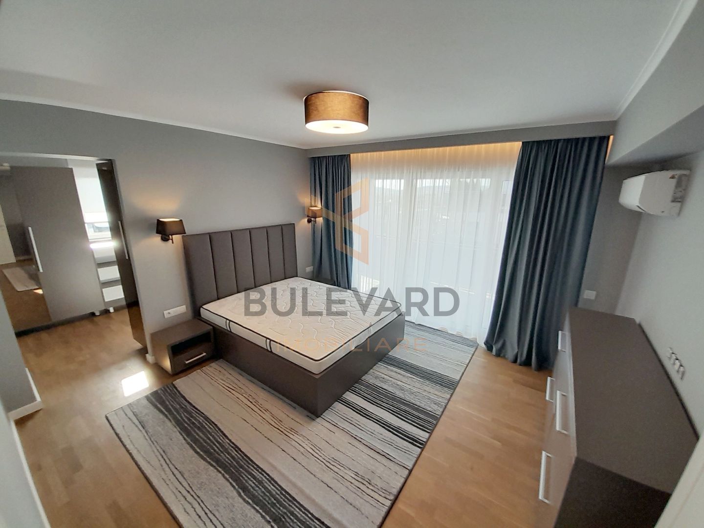 Penthouse de lux 150 mp utili + 200 mp terasa + 2 parcari subterane - Poză 3