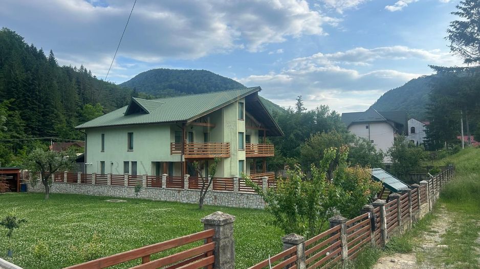 Casa/Pensiune de vanzare Slanic-Moldova Reducere pret luna Iulie - Poză 1