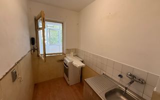 Garsonieră 27 mp cu balcon - etaj 2 - nemobilata -bloc an 1980 - Poză 3