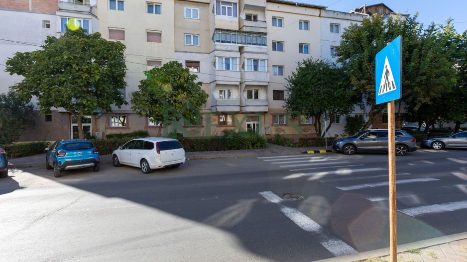 Apartament cu 4 camere, 90 mp, etaj 1 – Zona Nord, Bacău - Poză 31