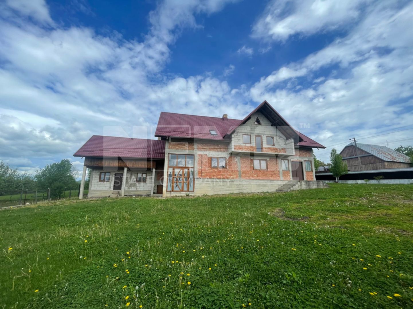 Casă la Rosu | Teren imprejmuit | Priveliste panoramica| Burla - Poză 1