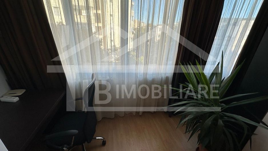 Apartament cu 3 camere, 90mp, decomandat, Zona EON - Poză 12