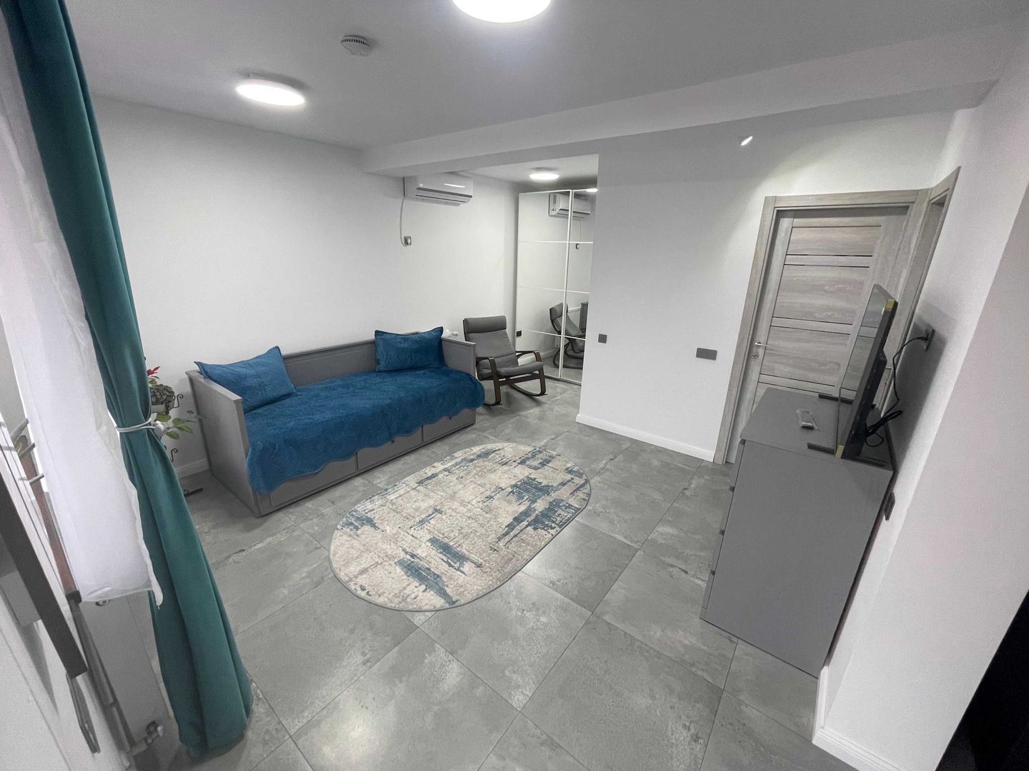 Inchiriere apartament 2 camere in curte privata militari - Poză 1