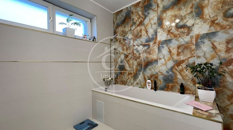 Casa de vanzare cu 10 camere in Santandrei, Bihor - Poză 29