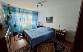Apartament spațios de vânzare – Zona Școala 16 - Poză 3