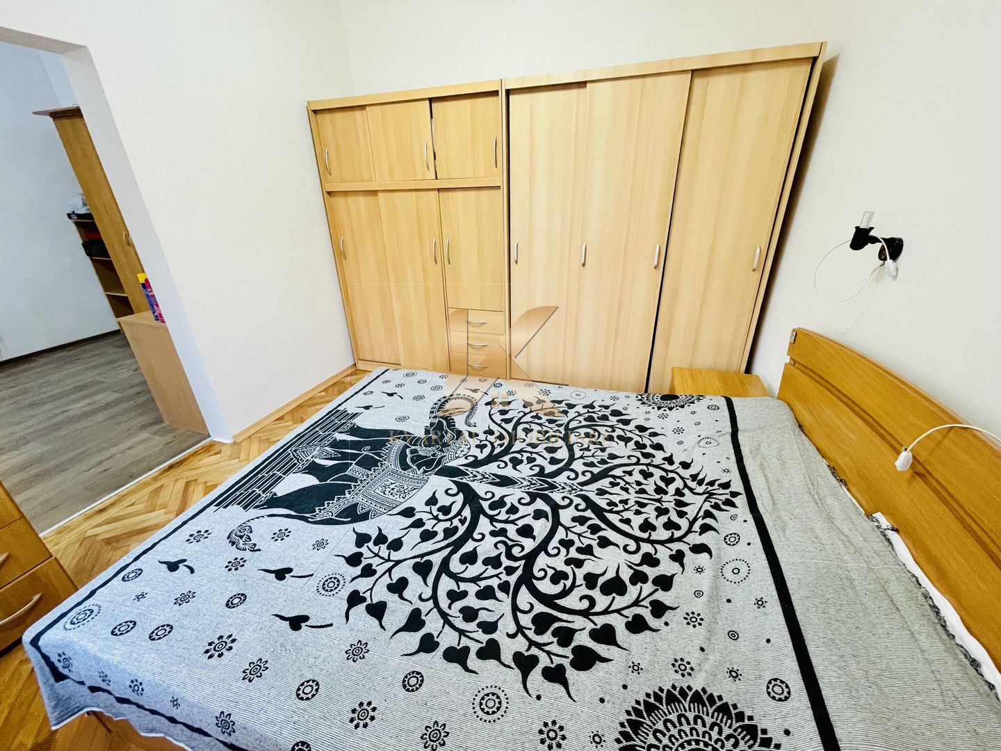 Casa 3 camere , 74 mp , loc de parcare Zona Ultracentrală! Negociabil - Poză 4