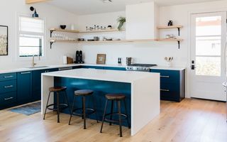 Casă individuală nouă, 4 camere, 3 băi, piscină și jacuzzi în Tunari - Poză 4