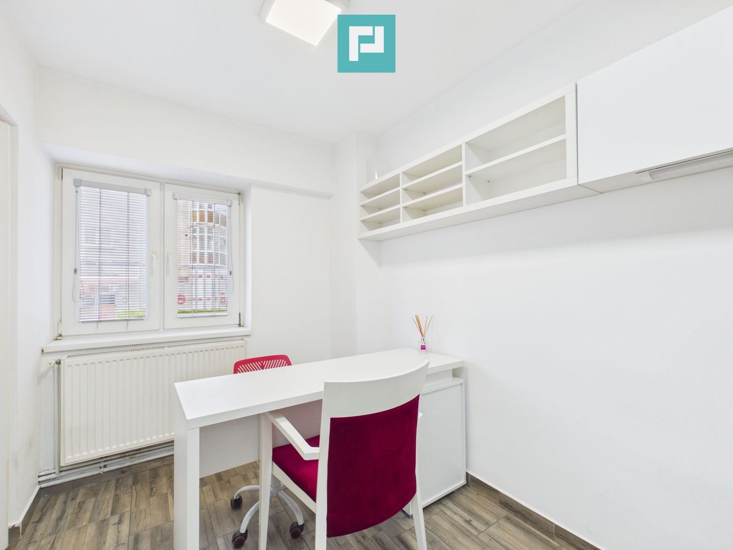 Spațiu Manichiură în salon - Poză 4