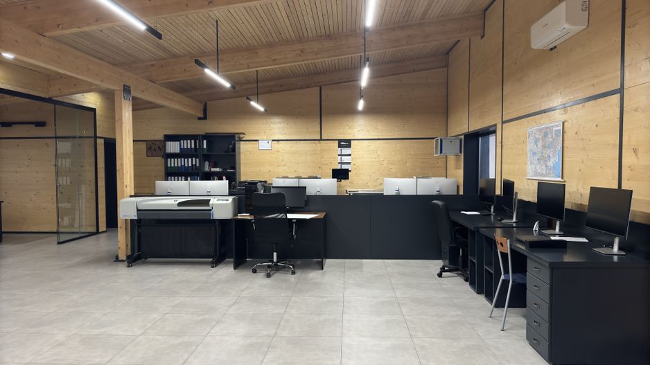 Showroom + cladire birouri | Roman/Neamt | stradal - de vanzare - Poză 6