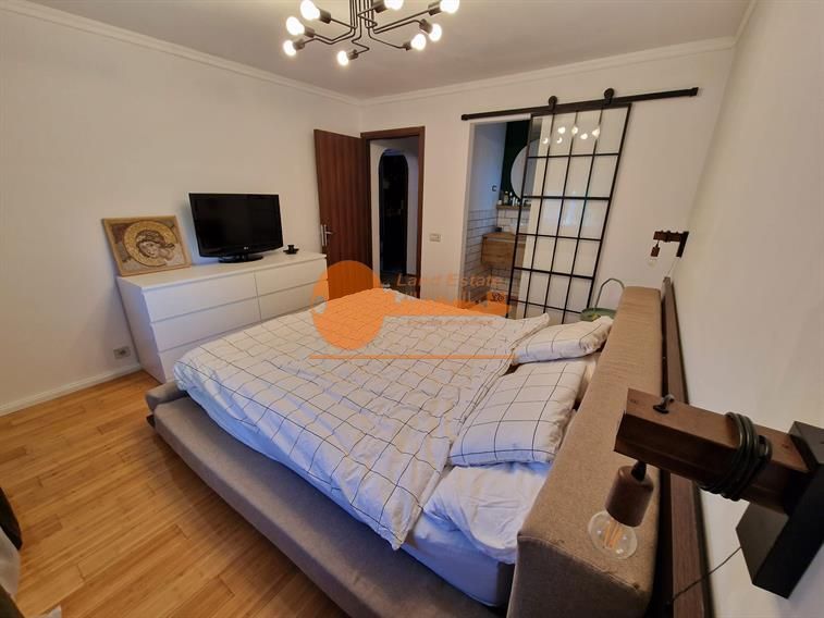 Apartament cu 3 camere in zona Drumul Sarii - Poză 7