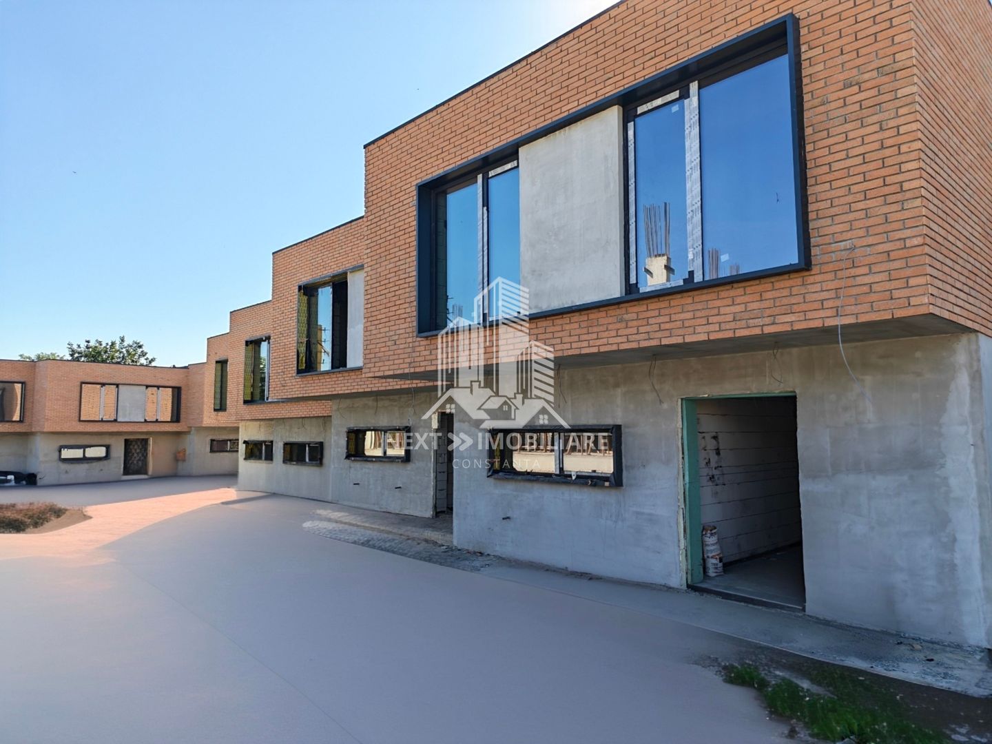Casa 4 camere complex rezidential, 2 locuri de parcare , Palazu Mare - Poză 1