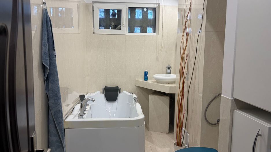 Apartament cu trei camere, Brancoveanu, 120.000€ negociabil - Poză 10