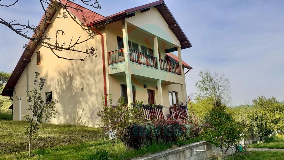 Oază de liniște și confort la poalele pădurii – Casa ta de vis! - Poză 3