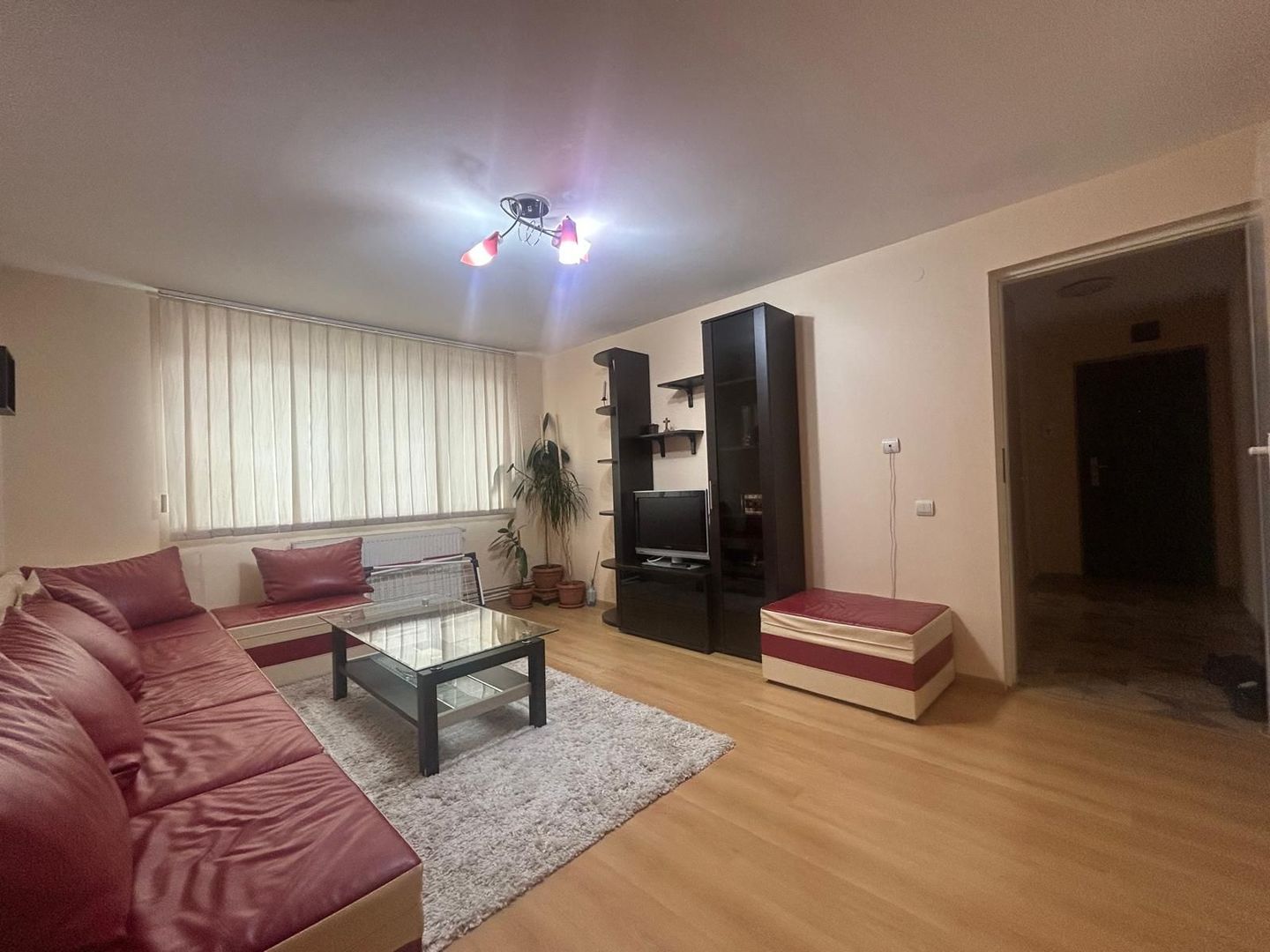 Apartament 3 camere mobilat utilat - Aleea Biruintei - Poză 1
