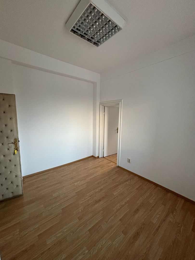 Spatiu de birouri de inchiriat - Piata Romana - Poză 1