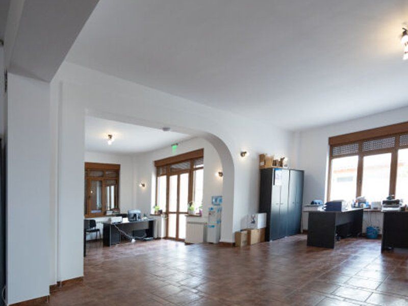 Vila cu 750 mp utili si teren de 1.480 mp in Erou Iancu Nicolae - Poză 13