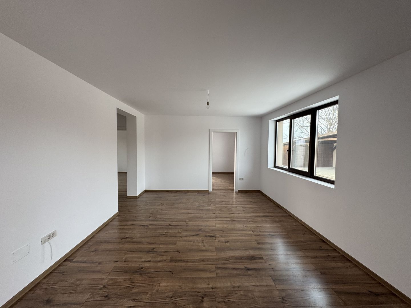 Casa Individuala Parter,Sanmihaiu Roman,3 Camere,Toate Utilitatile - Poză 7