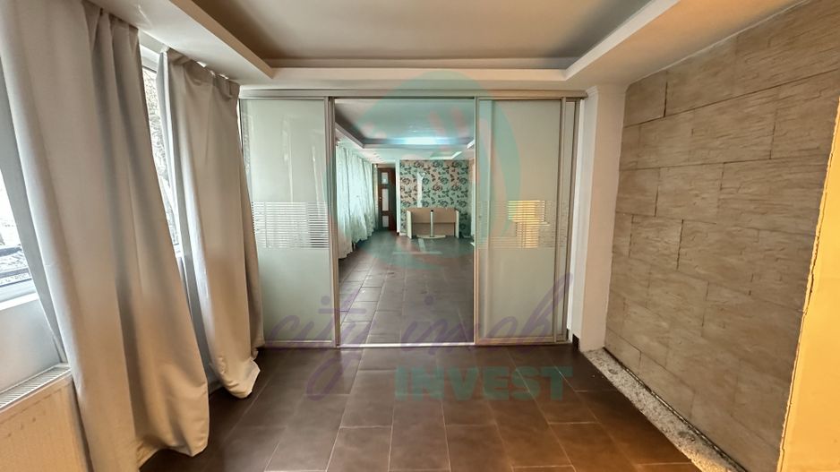 Parter cu acces separat - 137 mp utili - Poză 3