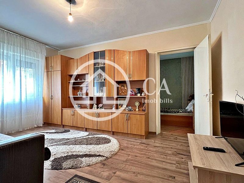 Apartament de vânzare cu 2 camere în zona Calea Aradului, Oradea - Poză 2