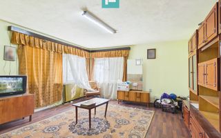 Casă spațioasă cu teren generos, Radna Lipova - Poză 1