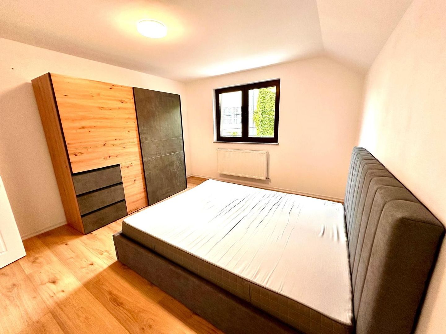 Apartament spațios cu 3 camere , - LA CURTE - 83 mp - Poză 12