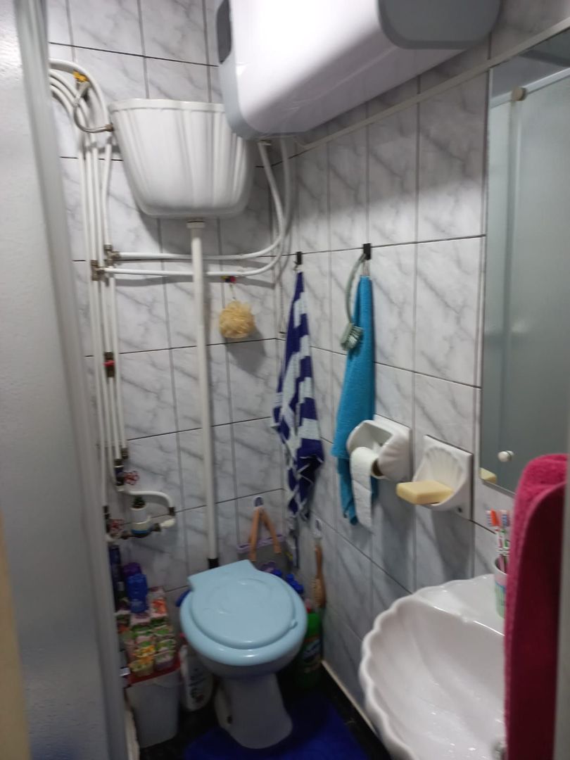 vand apartament cu o camera zona Crihala, parter cu terasa - Poză 4