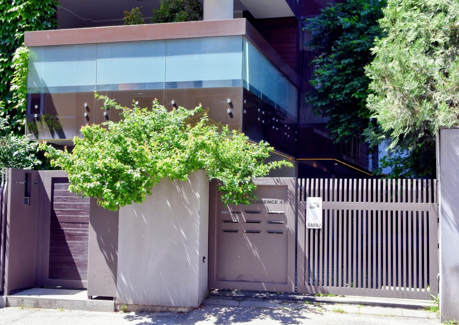 BRASADAS închiriază Ap 4 cam GARAJ Et 3,4/5 ROMANA. - Poză 17