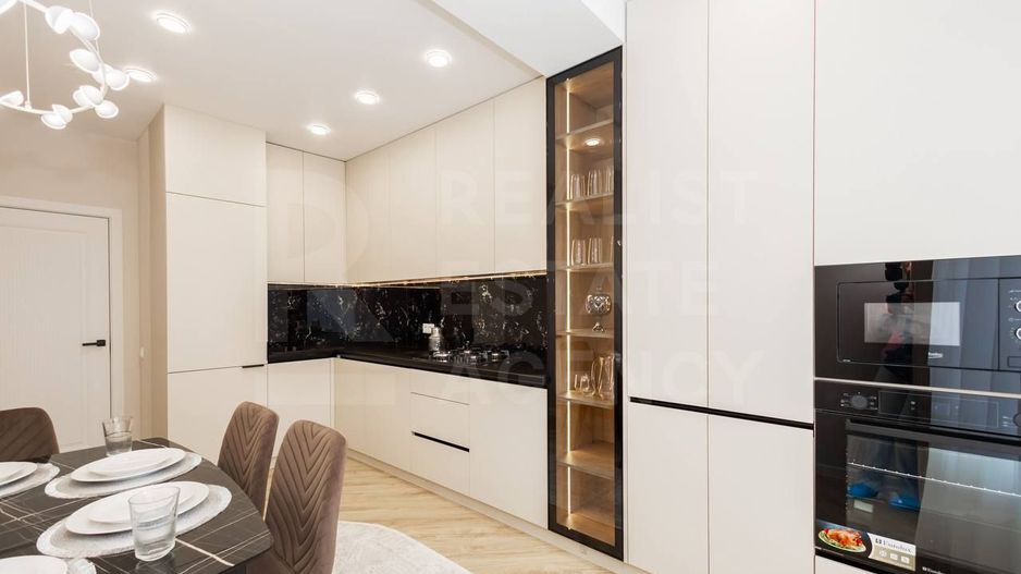 Vânzare, apartament, 3 camere, str. Alexandru cel Bun , Ialoveni - Poză 1