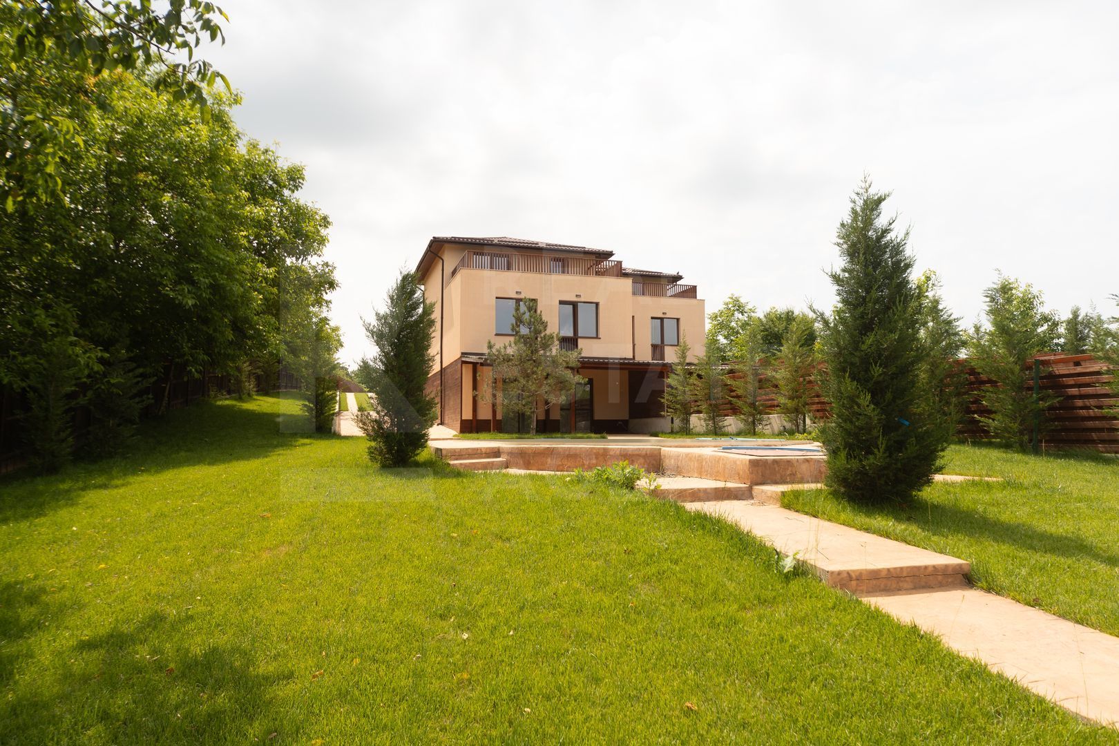 Casa cu piscina si iesire la lacul Snagov, 4 camere - Poză 1