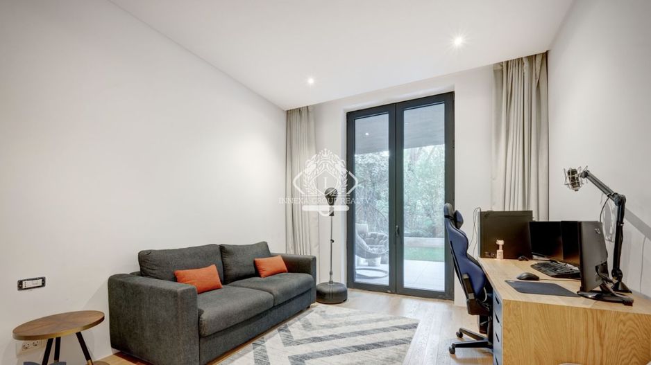 Floreasca | Parcul Verdi | 3 camere | 253mp | 120mp curte | 4000 euro + TVA - Poză 8