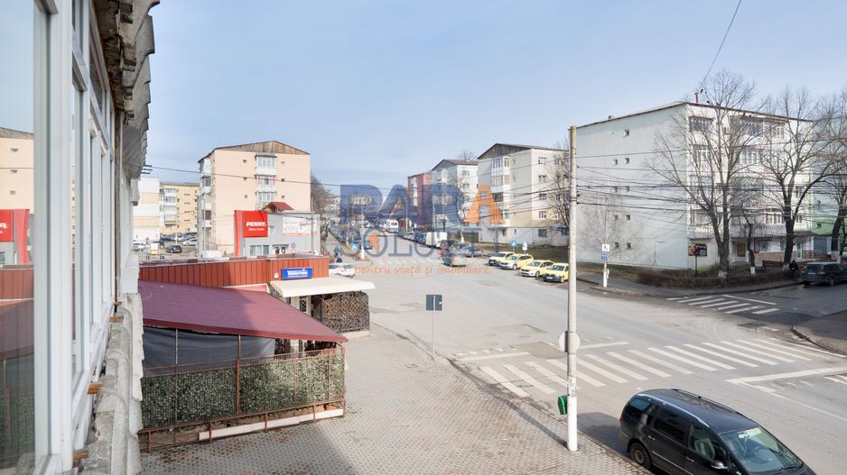 Apartament spațios cu 4 camere - renovat modern, mobilat și utilat - Poză 14