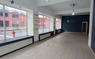 Spațiu Comercial | Centrul Vechi | Vitrină stradală | Trafic pietonal intens - Poză 2