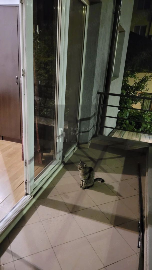 Garsoniera decomandata/etaj 1 /15 min metrou Aparatorii Patriei - Poză 6