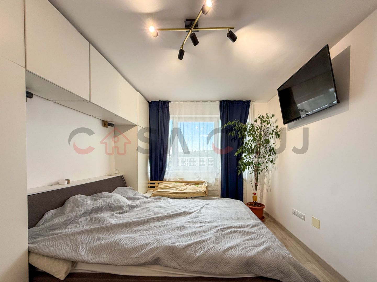 3 camere la cheie, zona Tetarom, bloc nou, garaj - Poză 1