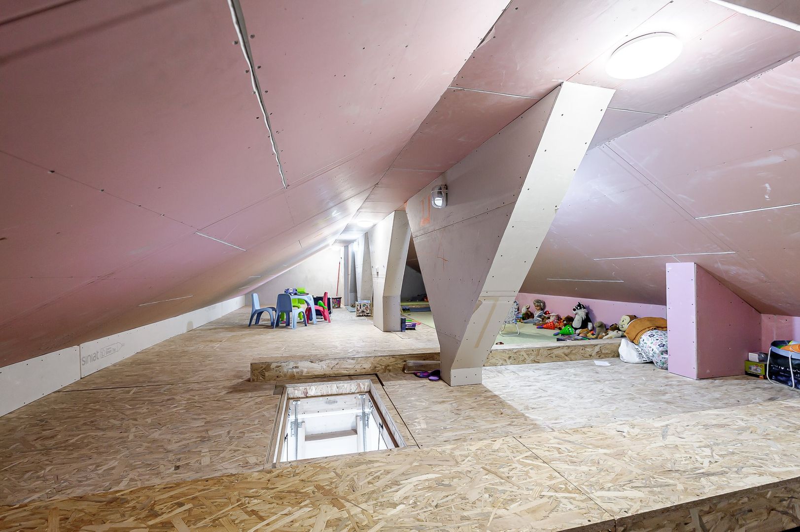 REDUCERE Casă nouă, spațioasă, în cartierul rezidențial din Curtici - Poză 10