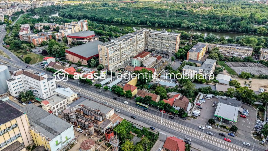 Imobil versatil D+P+E+M | Arteră principală Arad | Curte cu acces auto - Poză 11