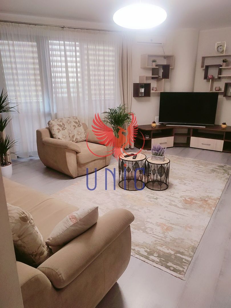 Apartament 3 camere decomandate, 500 Euro - Poză 1