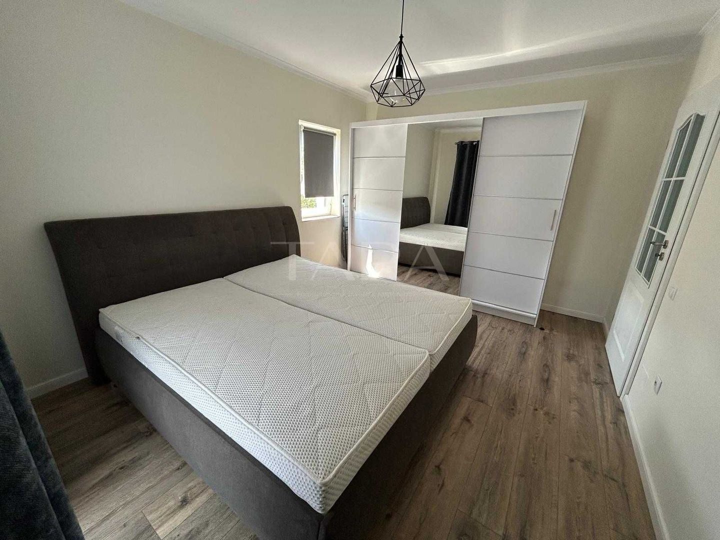 Apartament cu 2 camere, complet mobilat și utilat. - Poză 4