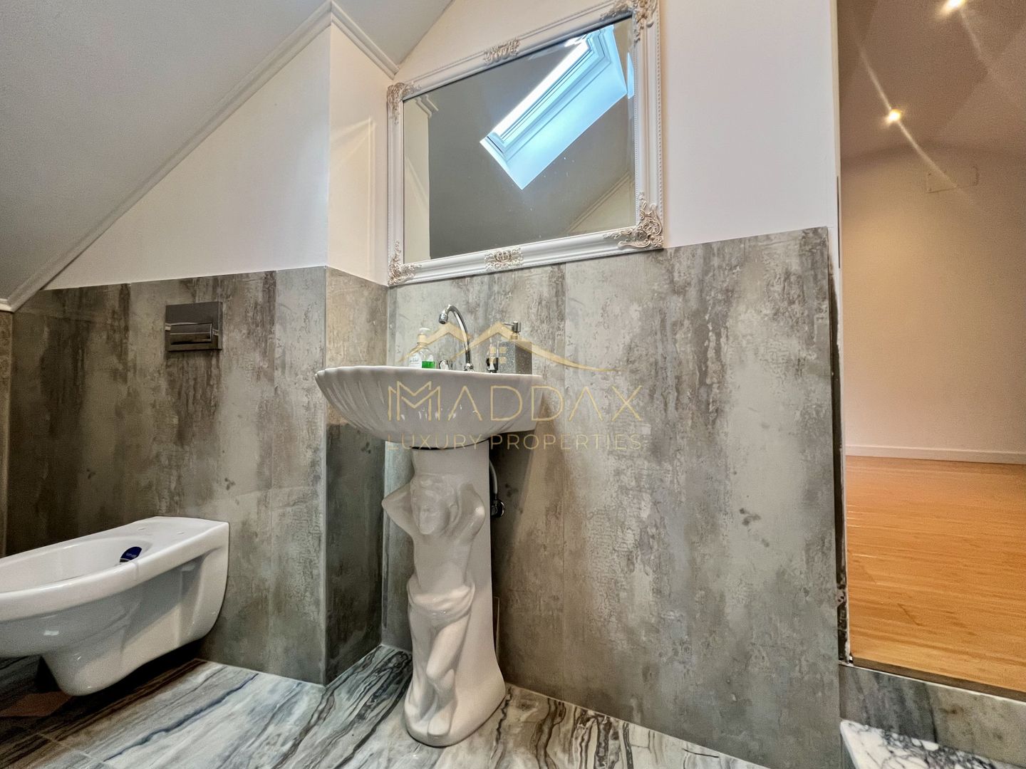 Casa **8 camere** // Domenii - Poză 13