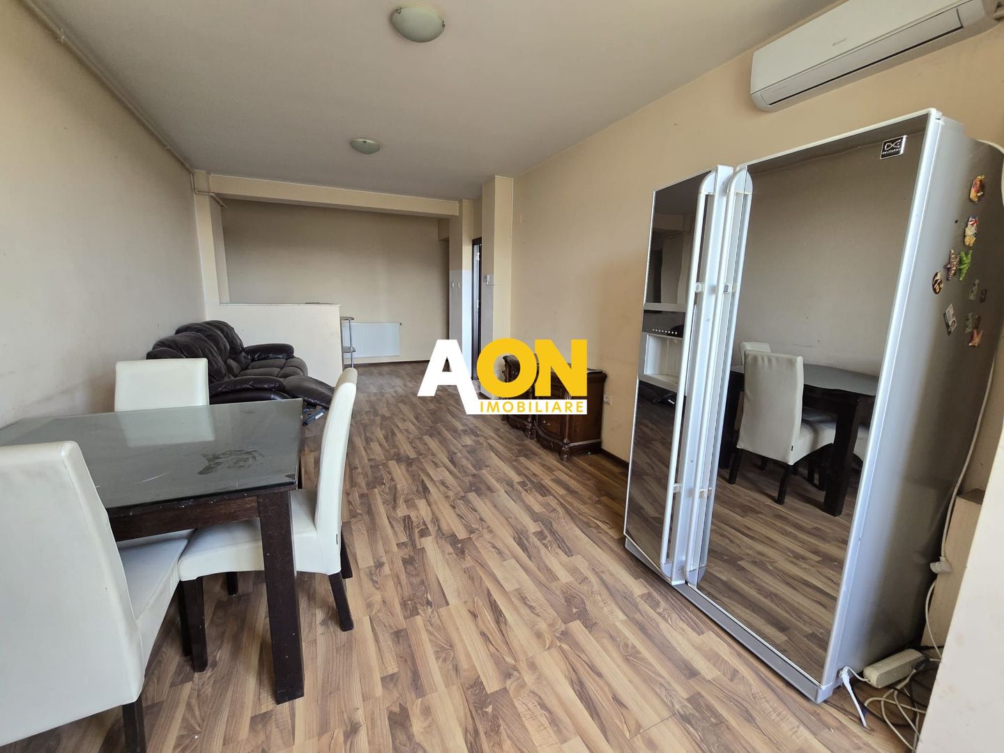 Apartament Zona Centru 3 Camere, cu Terasa 80mp - Poză 2