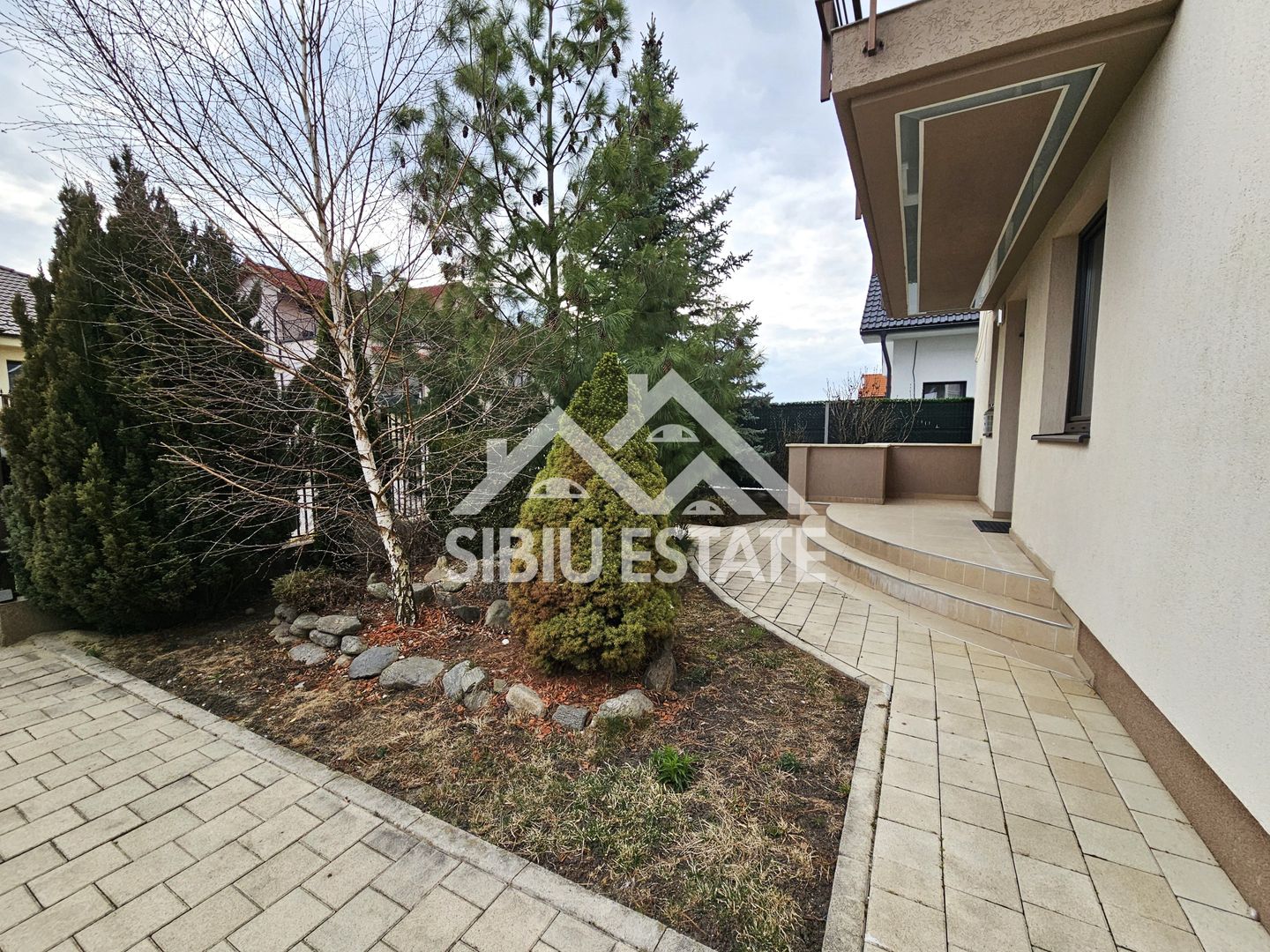 Casa individuala garaj pivnita curte mare - Poză 22