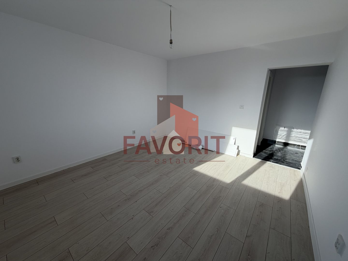 Spatios. Bucatarie inchisa de 10 mp. Disponibil imediat - Poză 7