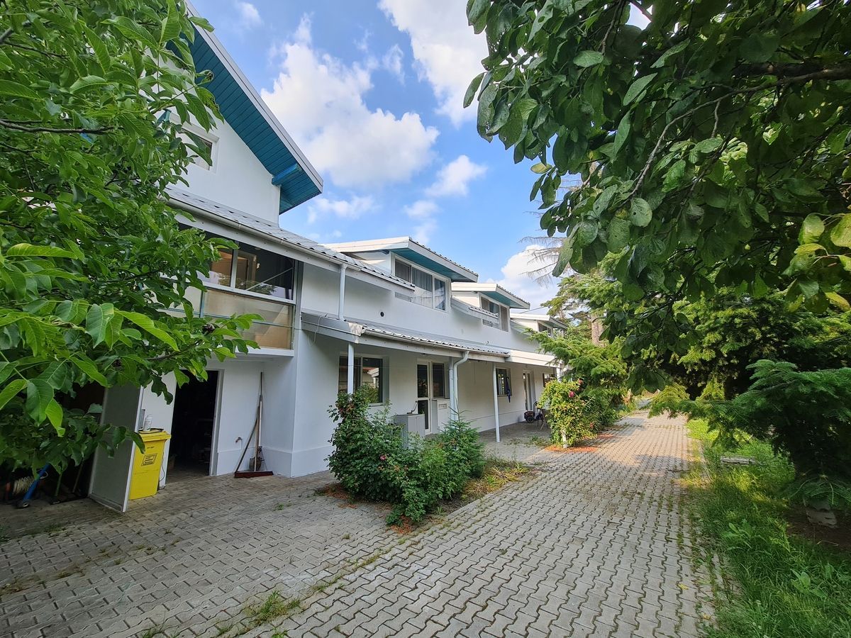 Casa in zona centralain vecinatatea padurii - Poză 4