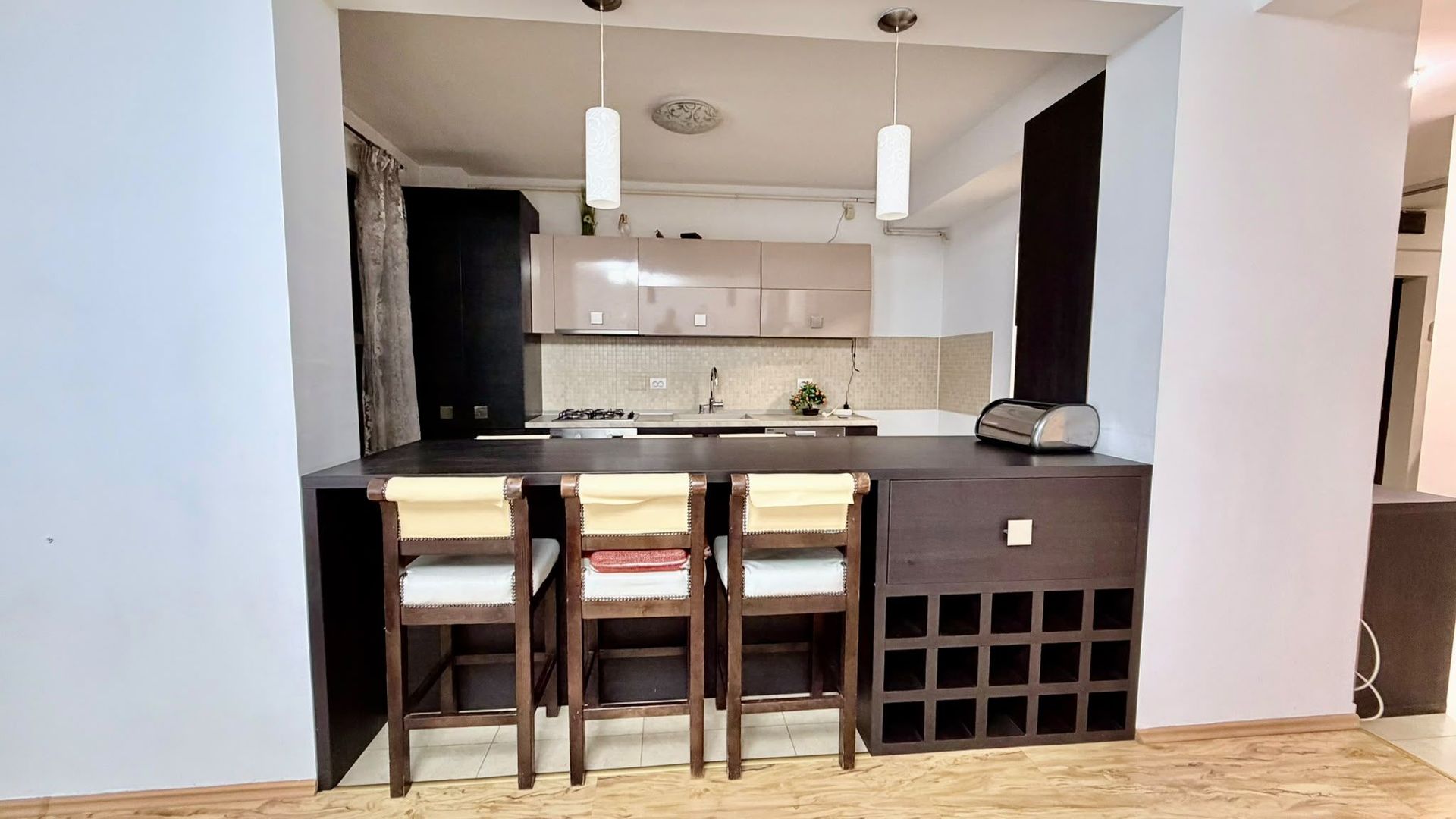 Apartament 2 camere Cristalului Loc de parcare Inclus - Poză 2