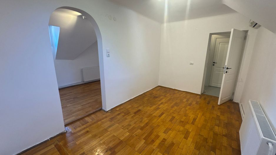 Apartament 3 Camere Nemobilat Pretabil Birou - Poză 3
