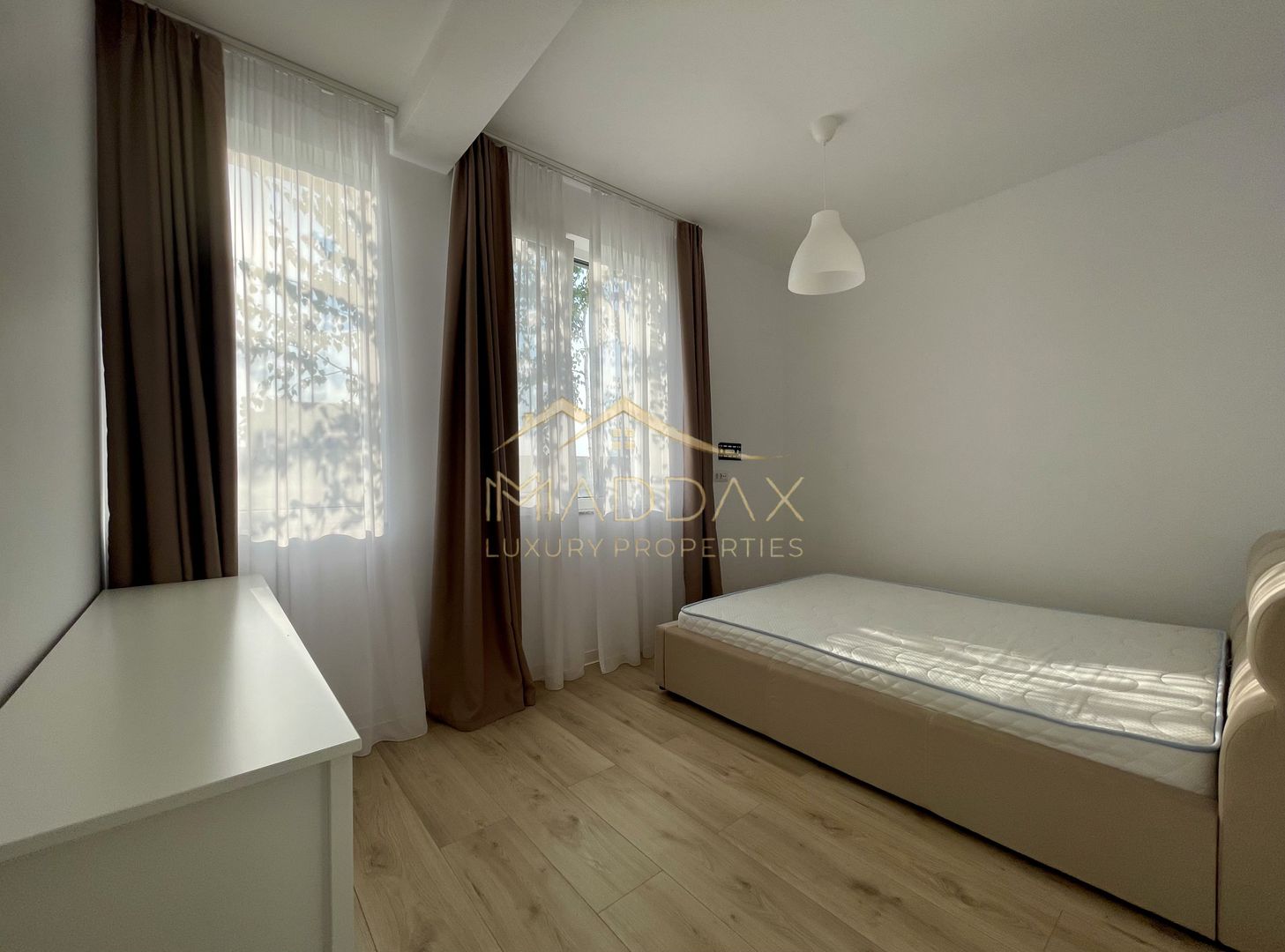 ***CASA MODERNA 4 camere ***LUX***Gradina 450 mp//Ostratu//CORBEANCA - Poză 12