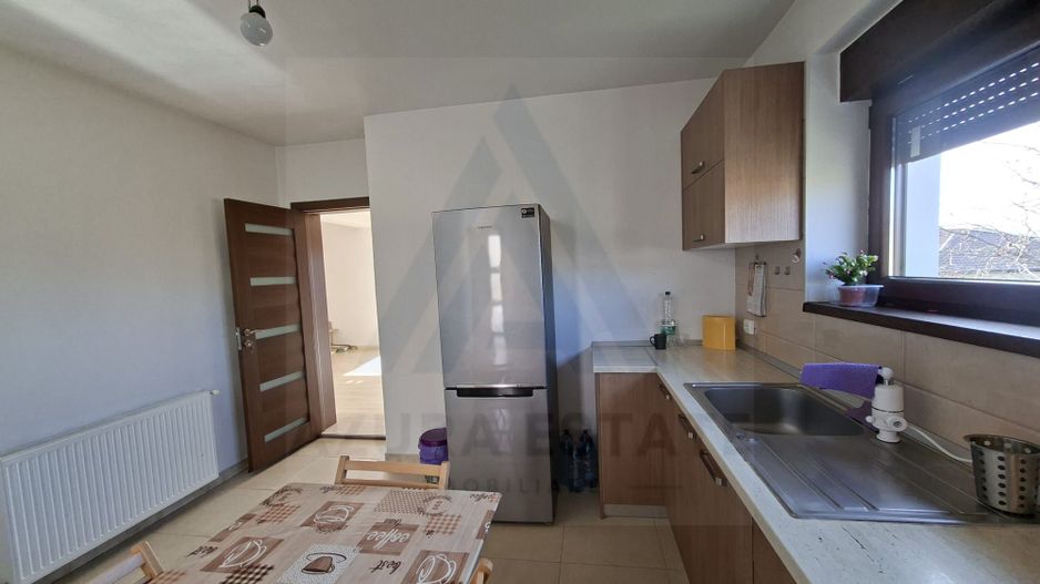 Casa intabulata 5 camere 2 bai si curte generoasa in Bavaria Park - Poză 12