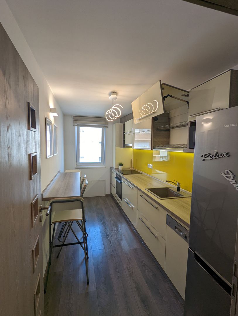 Langa Mall Coresi, in complexul Urban, 2 camere mobilate, 550 euro/luna - Poză 11