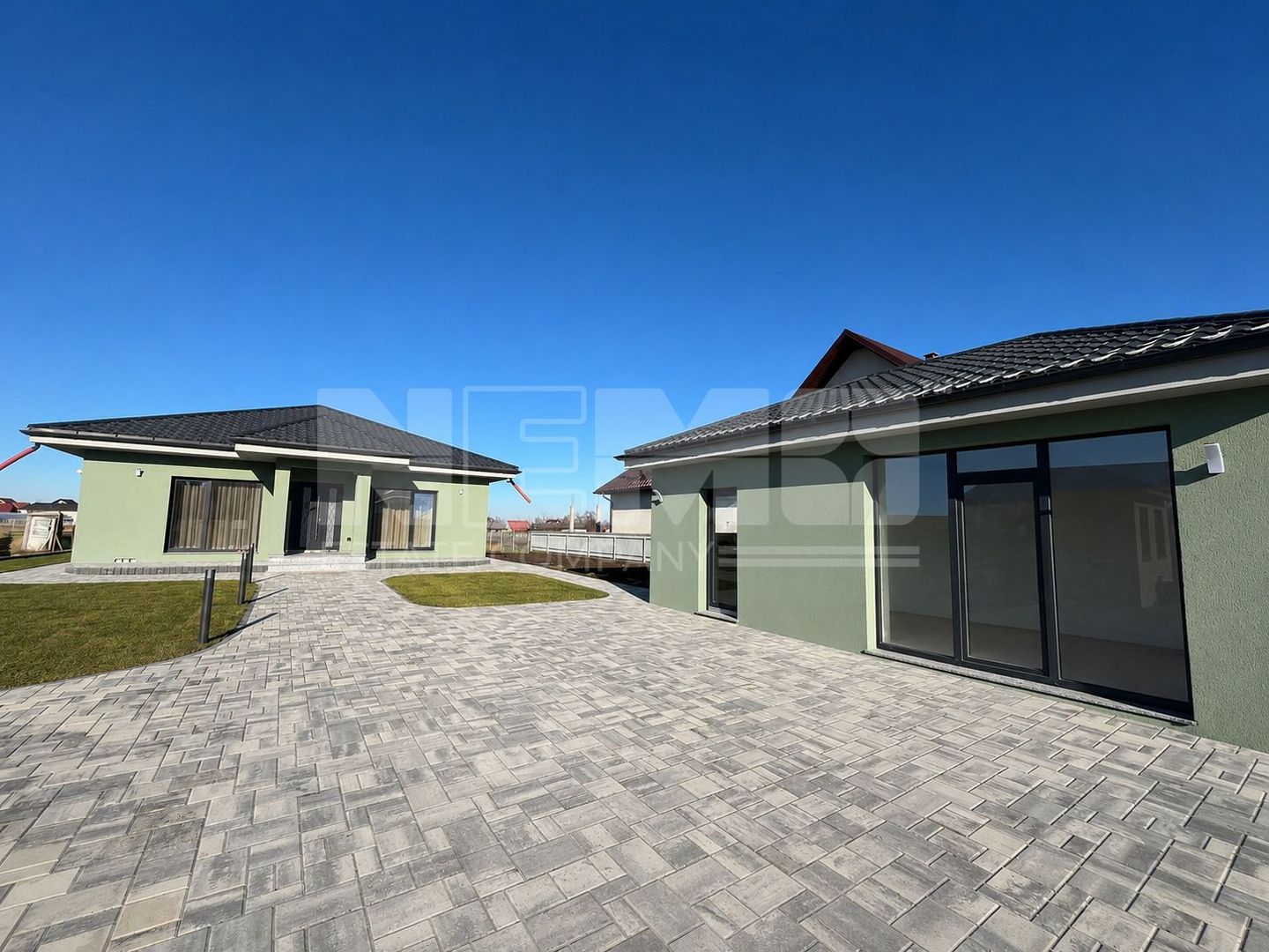 CASA MODERNA CU 4 CAMERE SI CURTE | 161 MP+48 MP ANEXA | VOLOVAT - Poză 21
